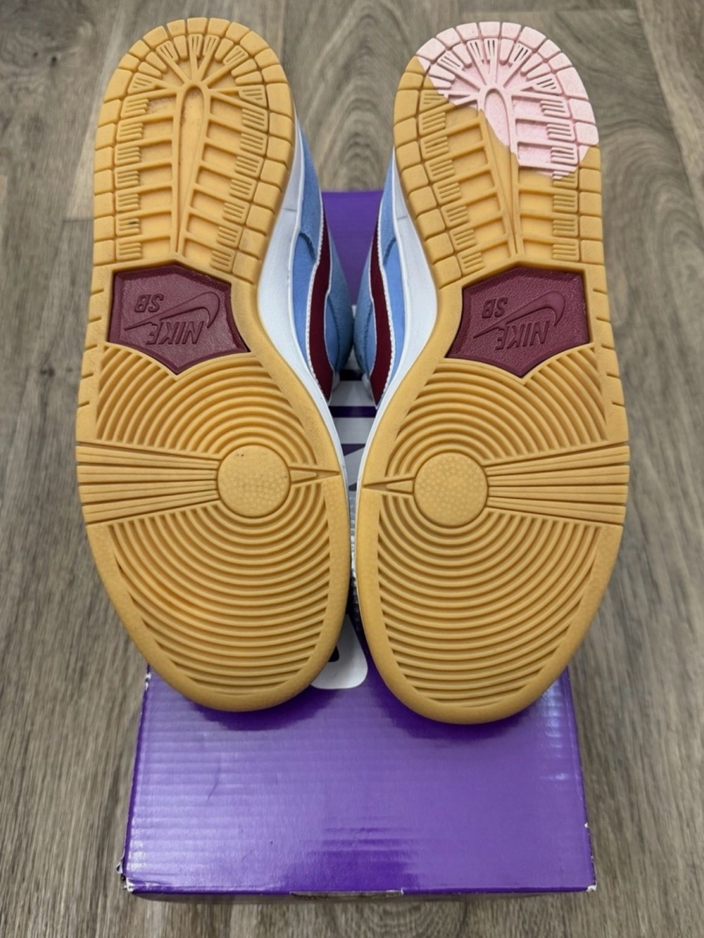 Nike SB Dunk Low Premium Philadelphia Phillies DQ4040-400 Sz 7 OG Laces + OG Box - Picture 5 of 9